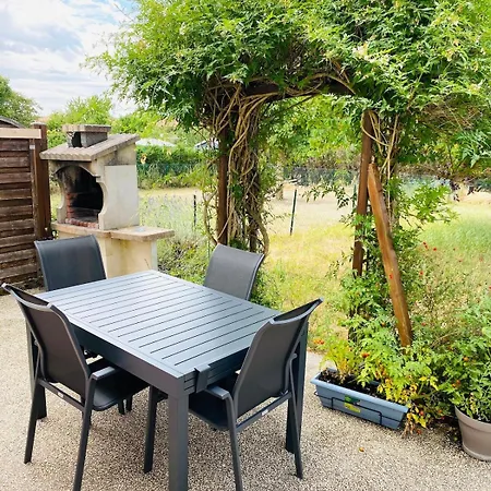 Maison Propre Et Calme A 5 Min Du Futuroscope *