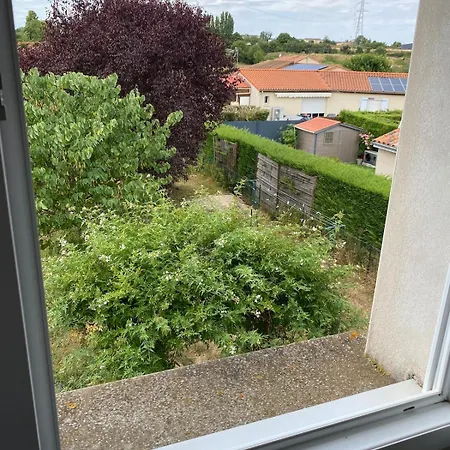 Maison Propre Et Calme A 5 Min Du Futuroscope Holiday home *