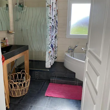 Holiday home Maison Propre Et Calme A 5 Min Du Futuroscope